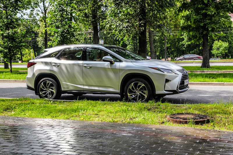 Тест-драйв: Lexus RX 450h (10 фото)