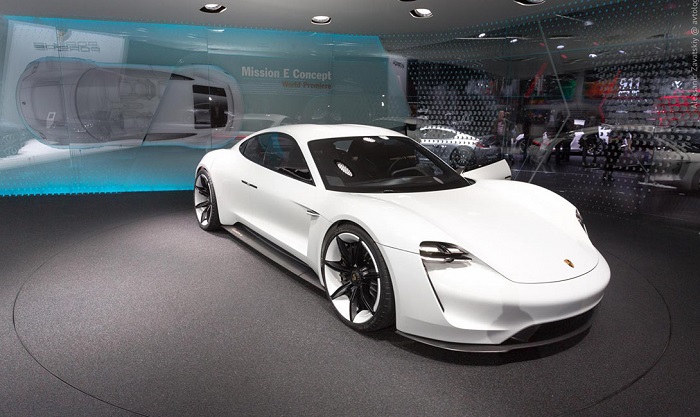 Porsche Mission E:   Tesla (4 )