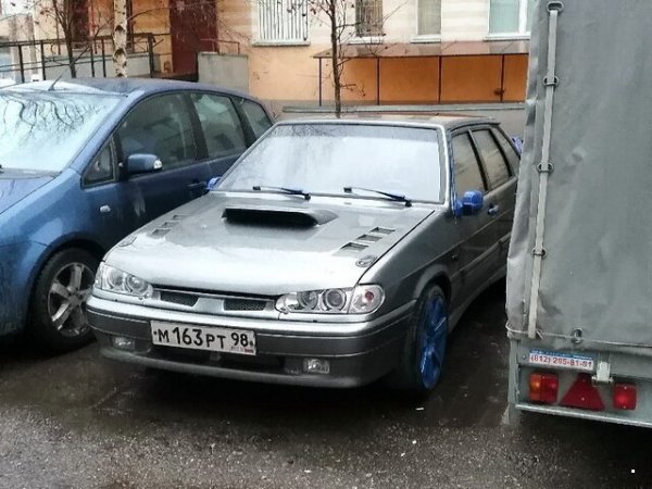 Необычный тюнинг автомобилей (35 фото)