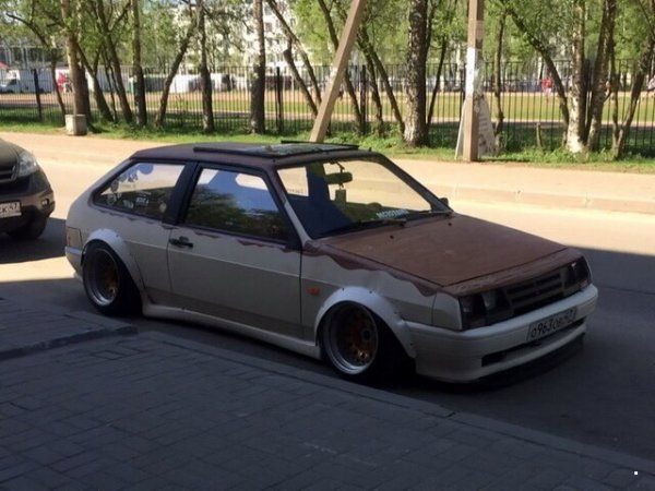 Необычный тюнинг автомобилей (35 фото)